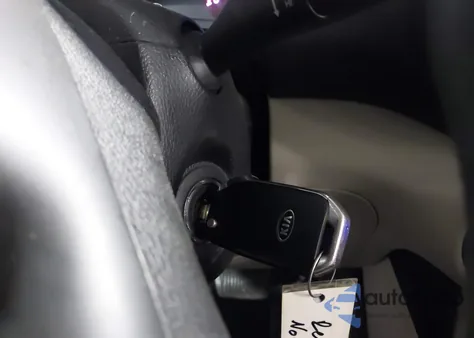 2020 Kia Soul Lx z USA, uszkodzony, nr VIN KNDJ23AU3L7719255